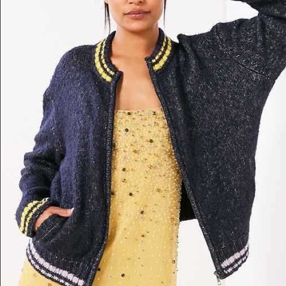 1 left ❗ Retro Heart Sweater Bomber - Picture 2 of 4